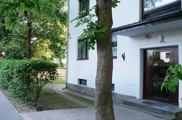 Tolli5_õues